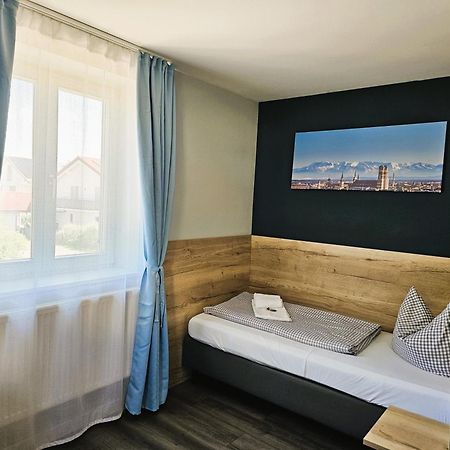 Novitel Pension Pliening - Muenchen Messe Exterior foto