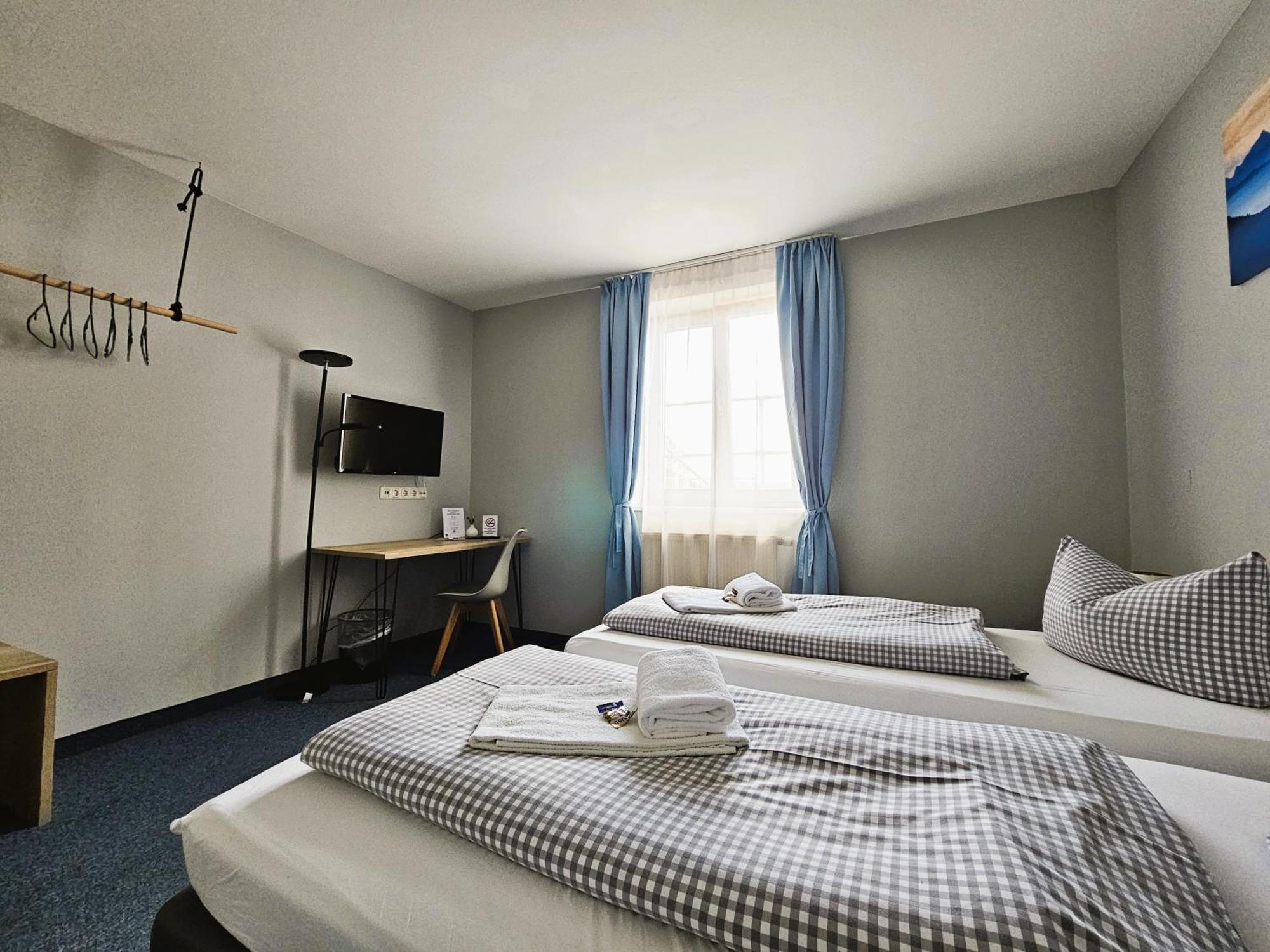 Novitel Pension Pliening - Muenchen Messe Exterior foto