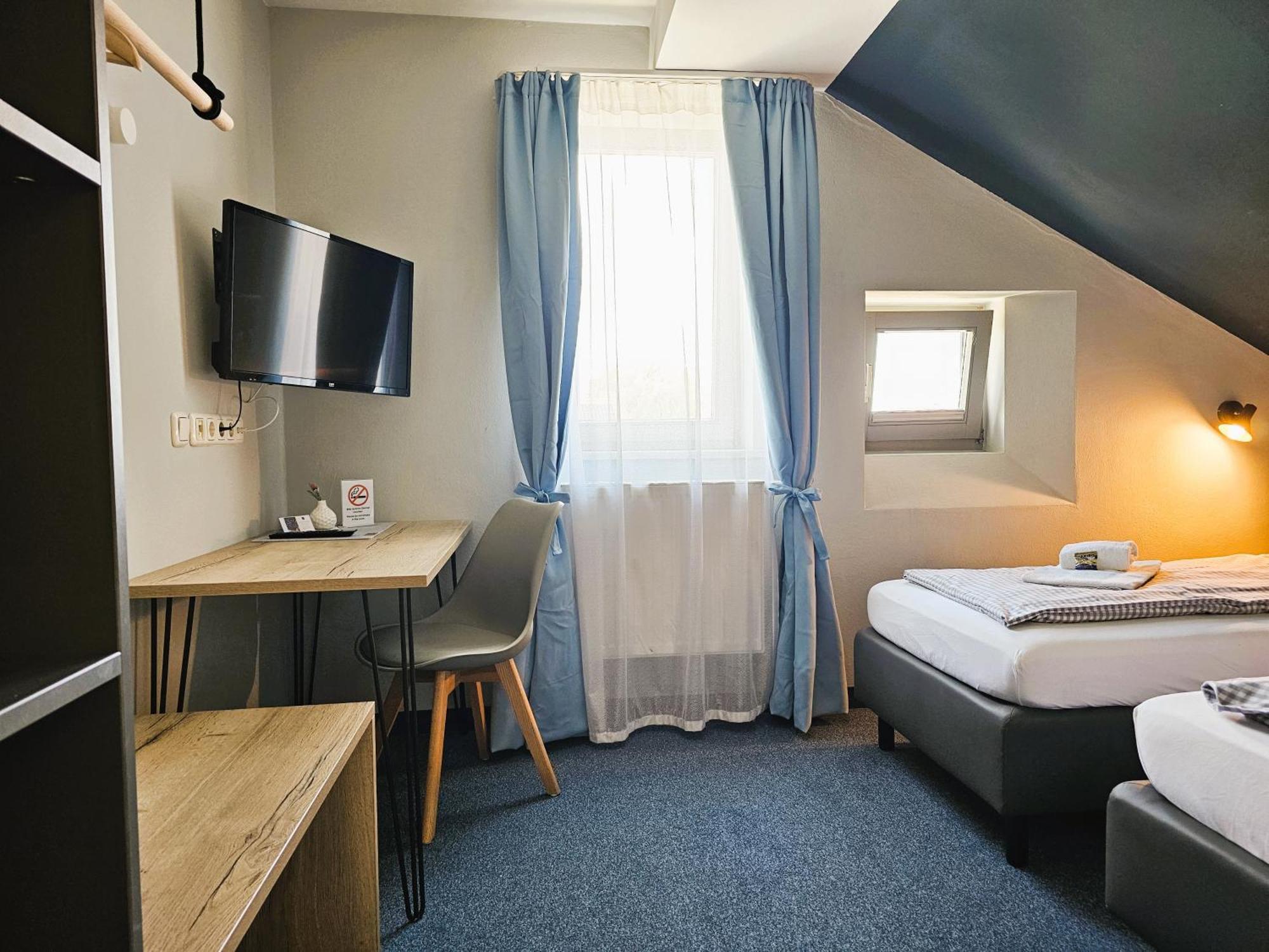 Novitel Pension Pliening - Muenchen Messe Exterior foto