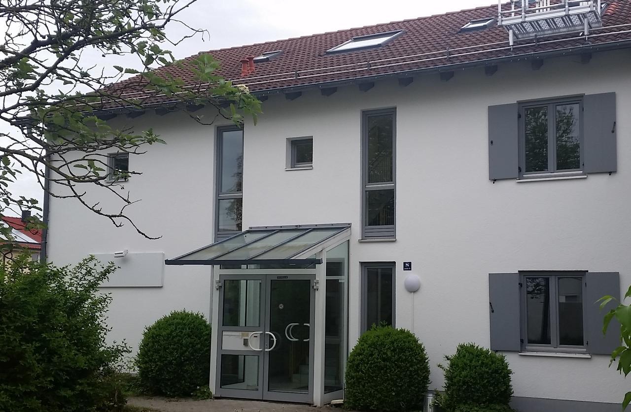 Novitel Pension Pliening - Muenchen Messe Exterior foto
